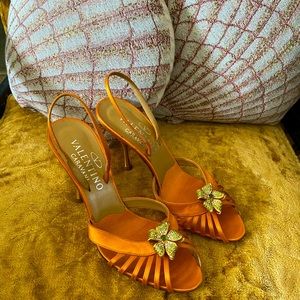 Valentino Garavani satin peep toe